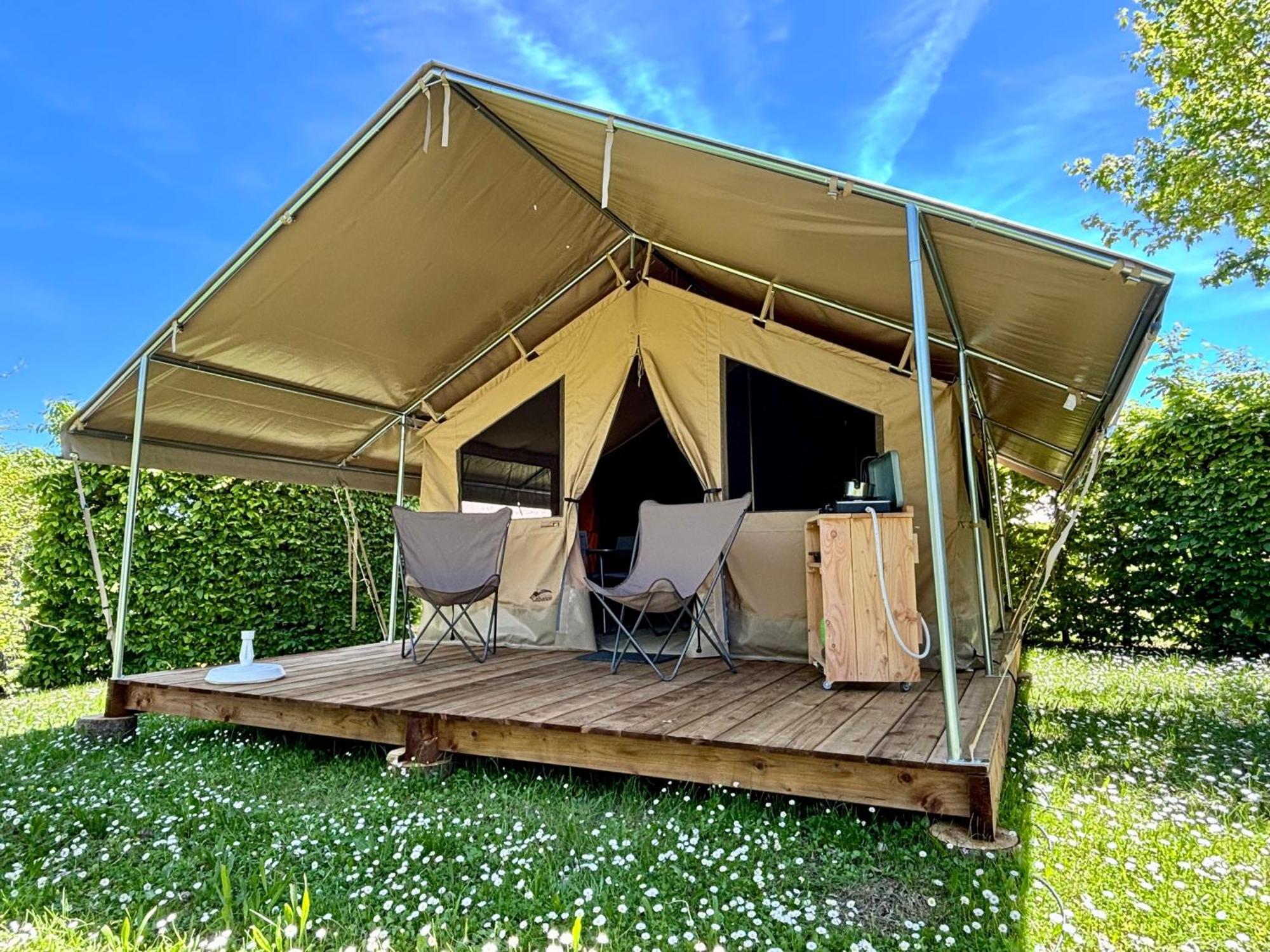 Camping Onlycamp Pierre & Sources Volvic Exteriör bild