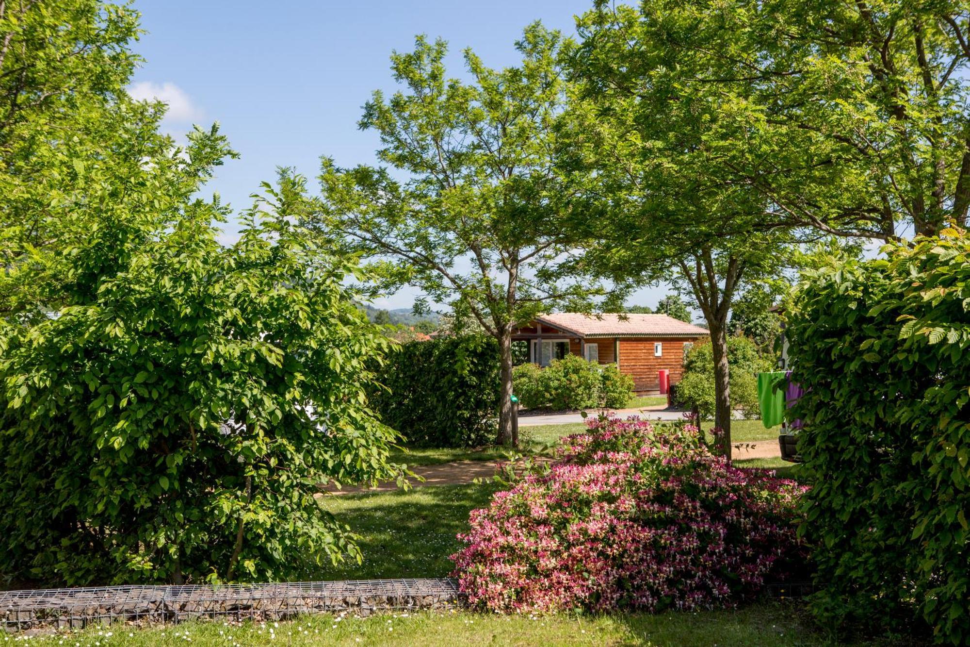 Camping Onlycamp Pierre & Sources Volvic Exteriör bild